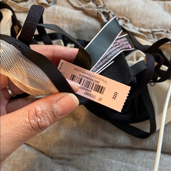 Victoria secret size 34D red, 32D black - Picture 5 of 5